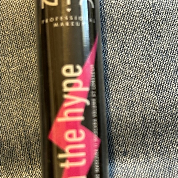 Makeup Bundle - Picture 5 of 6